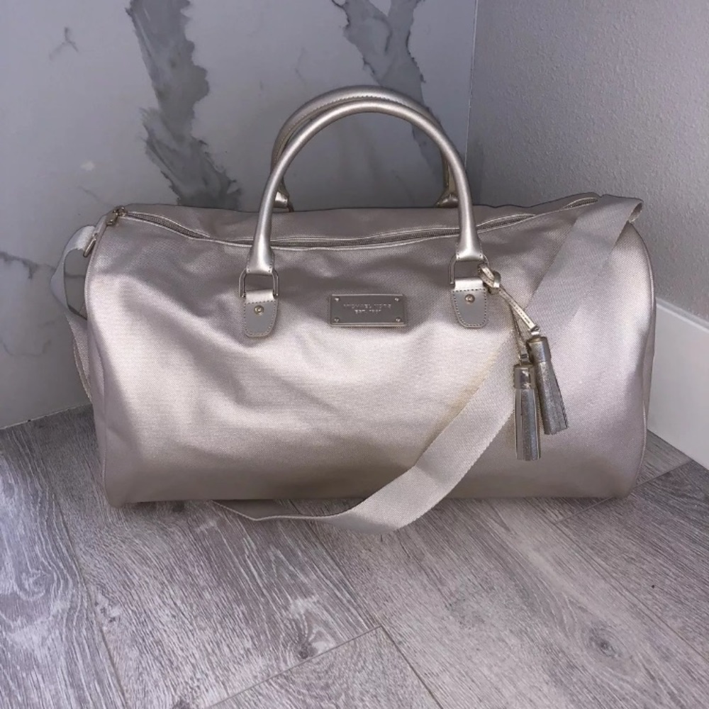 NWT MICHAEL Kors Weekend Travel Duffle Bag Gold - Picture 2 of 8